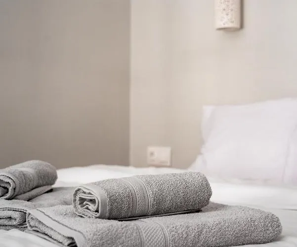 Modern Close To Waterfront *